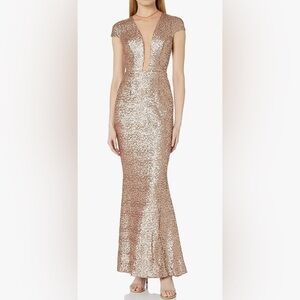 Dress the population Women's Michelle Cap Sleeve Sequin Long Gown size S
